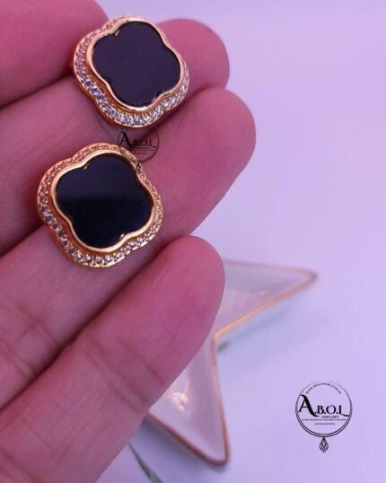 Luxurious Gold & Black Clover Studs
​